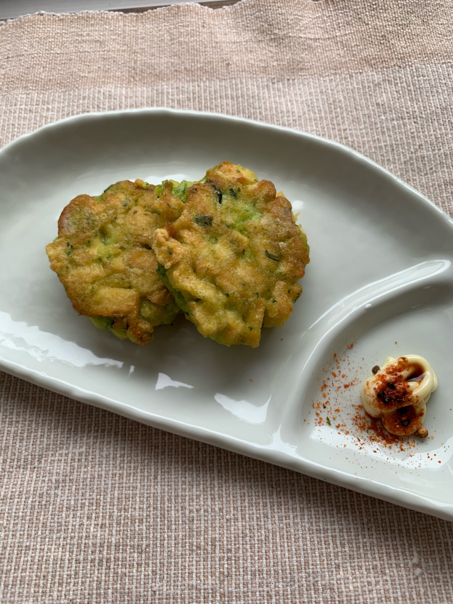 はんぺんと冷凍木綿豆腐のふわふわ団子