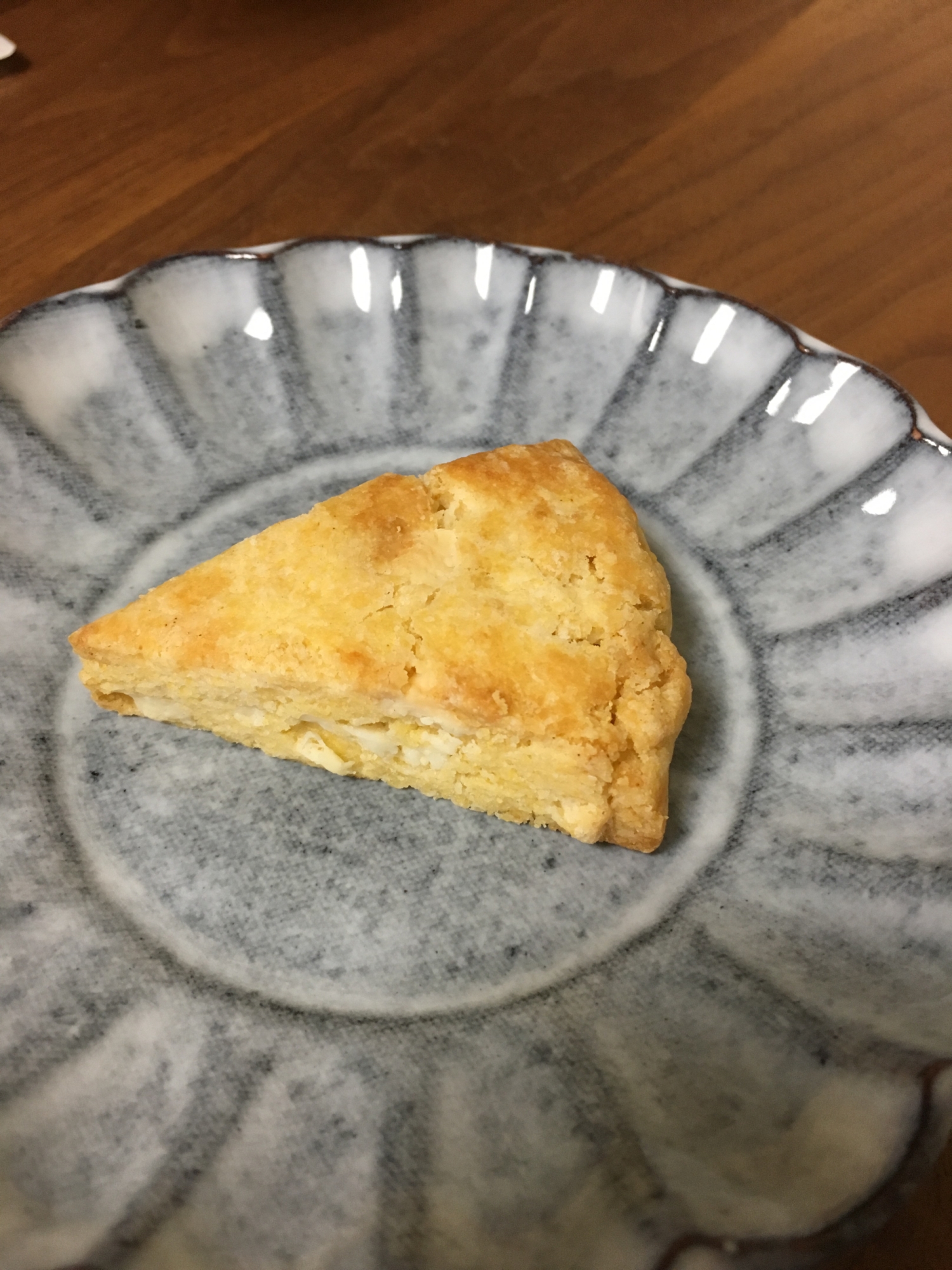 コーングリッツ入り！ザクザクスコーン
