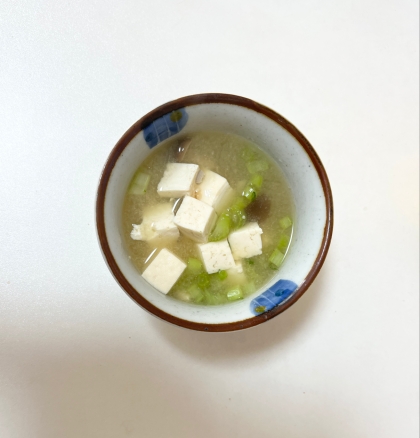 じゃがいもと豆腐の味噌汁