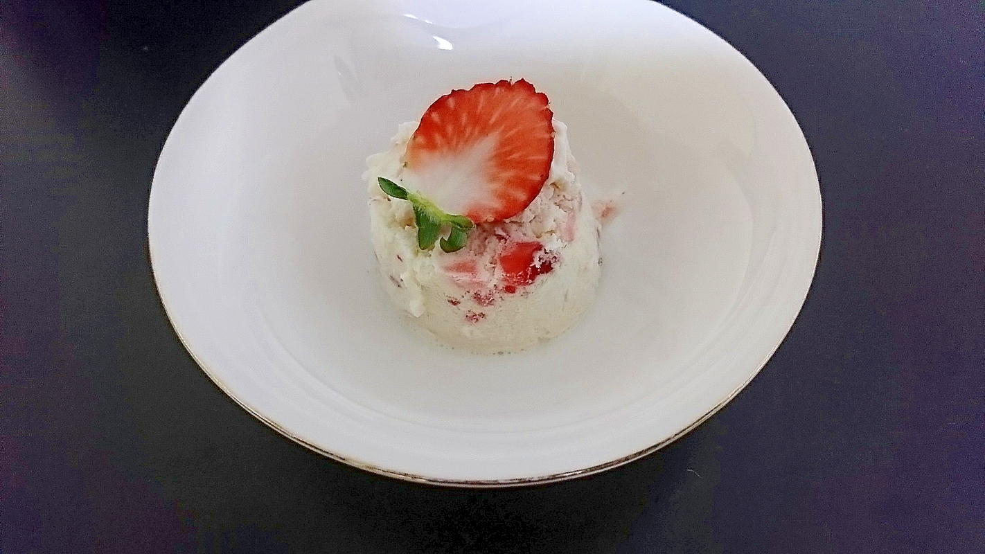苺のアイスクリーム