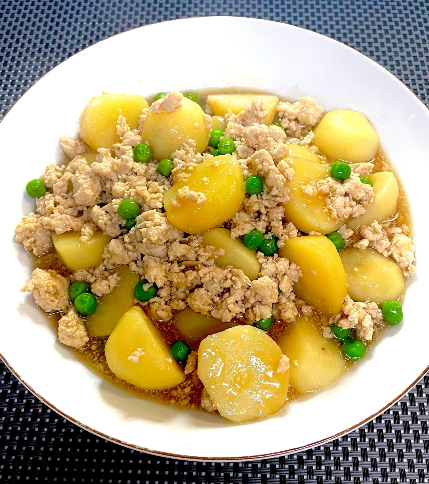 この季節がやってきた♡新じゃがの鶏そぼろ煮