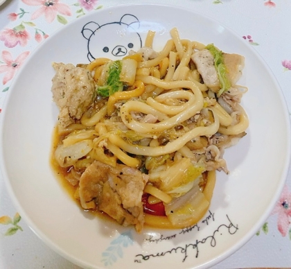 もやしとキャベツと卵の焼きうどん