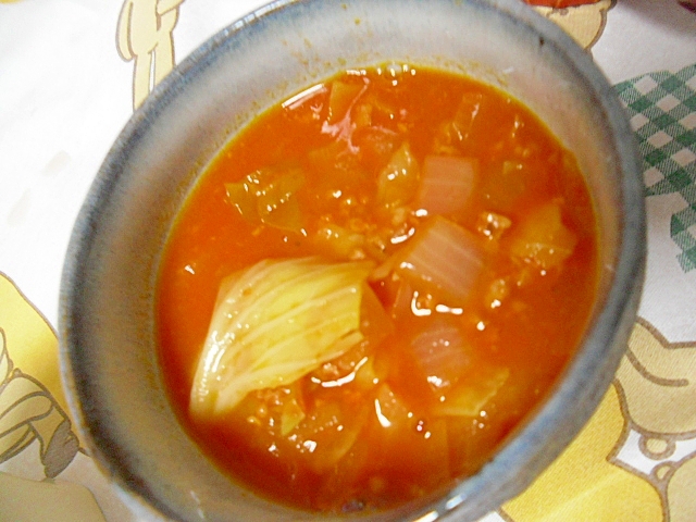 生ソーセージのミンチ入り　トマトスープ
