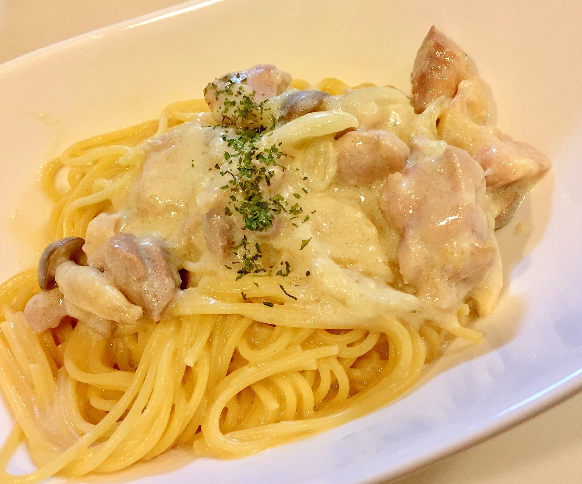 豆乳でつくる♪鶏肉としめじのクリームパスタ