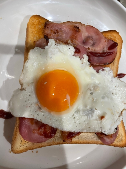 チーズがなかったので目玉焼きを乗せてみました！レシピありがとうございます♪