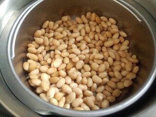 初めて乾燥大豆からお豆を調理しましたが、せっかくなら栄養など逃がしたくないなと思って蒸す事に！
おかげさまで上手にできました☆
ありがとうございます～♬