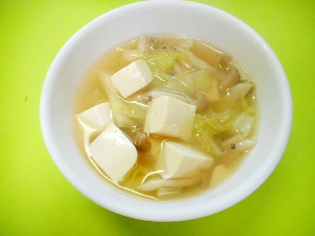 豆腐と白菜しめじのダシダスープ