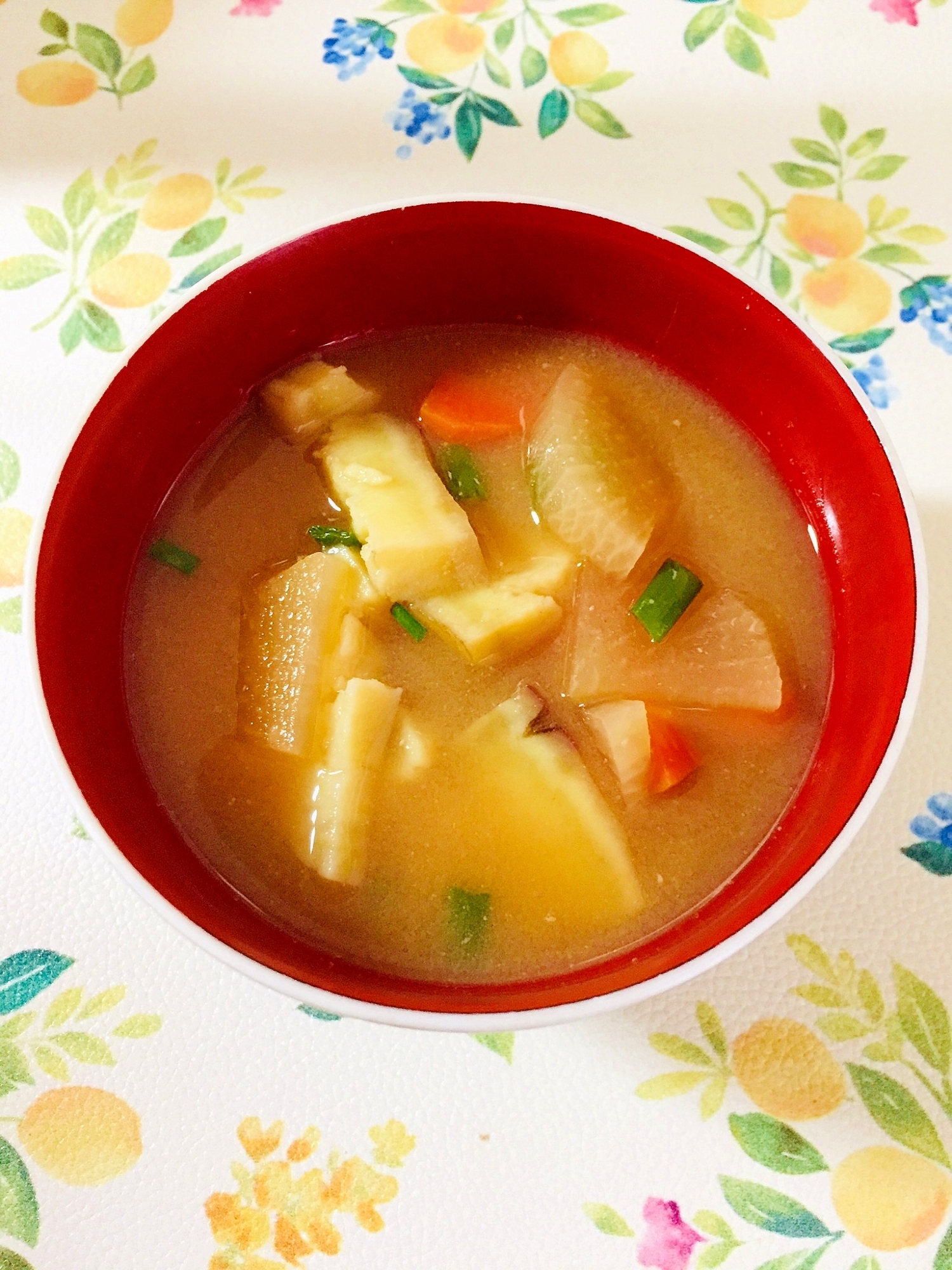 甘くて美味しいさつまいもの味噌汁