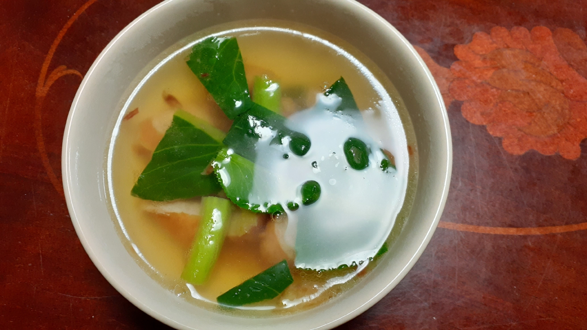 ウインナーと小松菜のフライドオニオン入りスープ