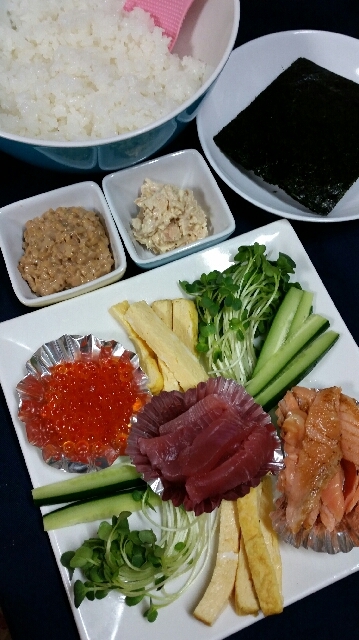 本日の夕食 大人も子供も大好き手巻き寿司 レシピ 作り方 By Kayusa5607 楽天レシピ