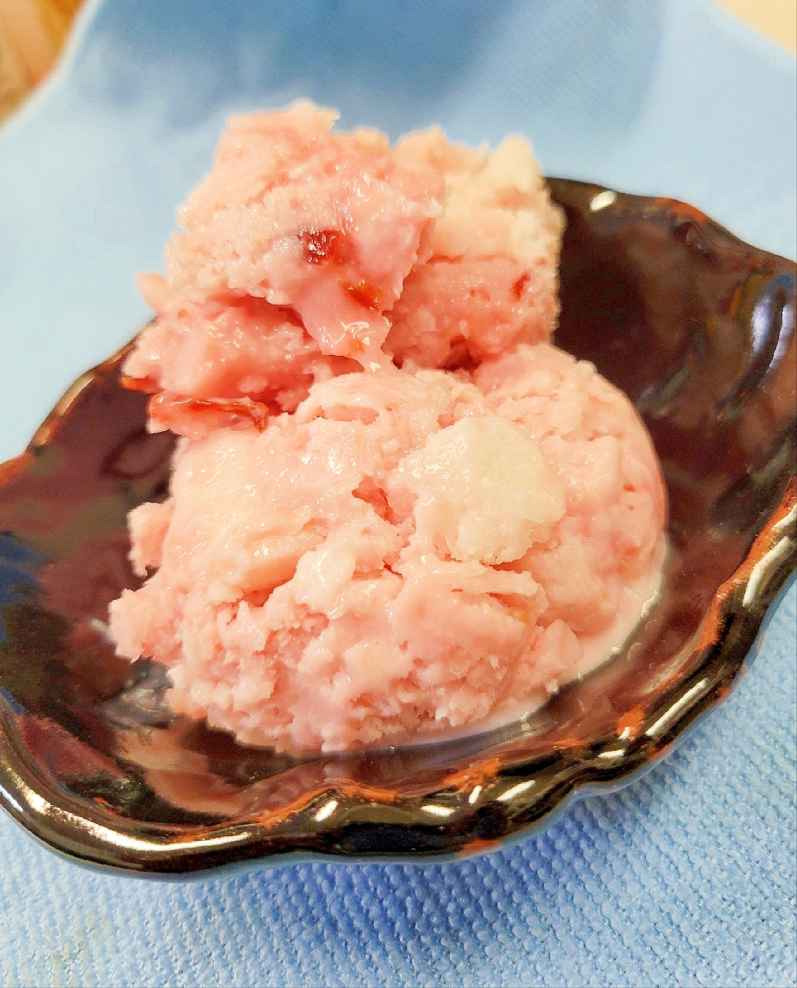 簡単♪(^^)お好みのジャム入りヨーグルトアイス♪