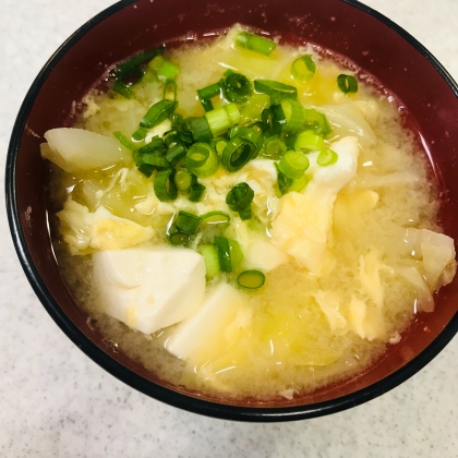豆腐とキャベツの かきたま味噌汁