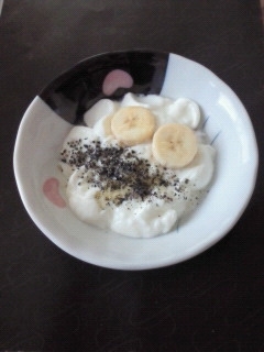 今日は蜂蜜をかけて食べたよ～♪
来月札幌に行く時にダウンの下には服何枚くらい着ればいいかなぁ？寒さの予想がつかないよ～