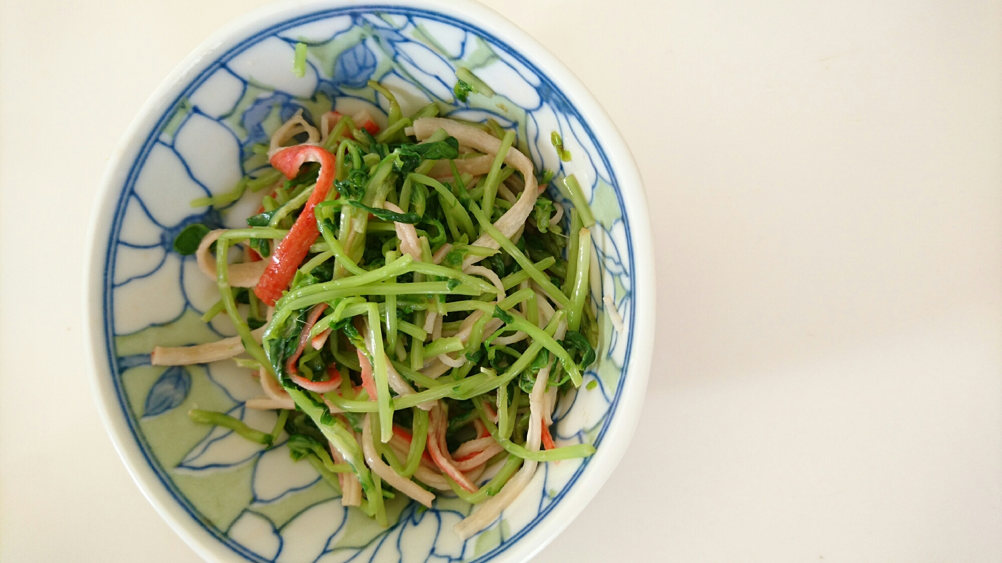 豆苗とカニかまのおひたし