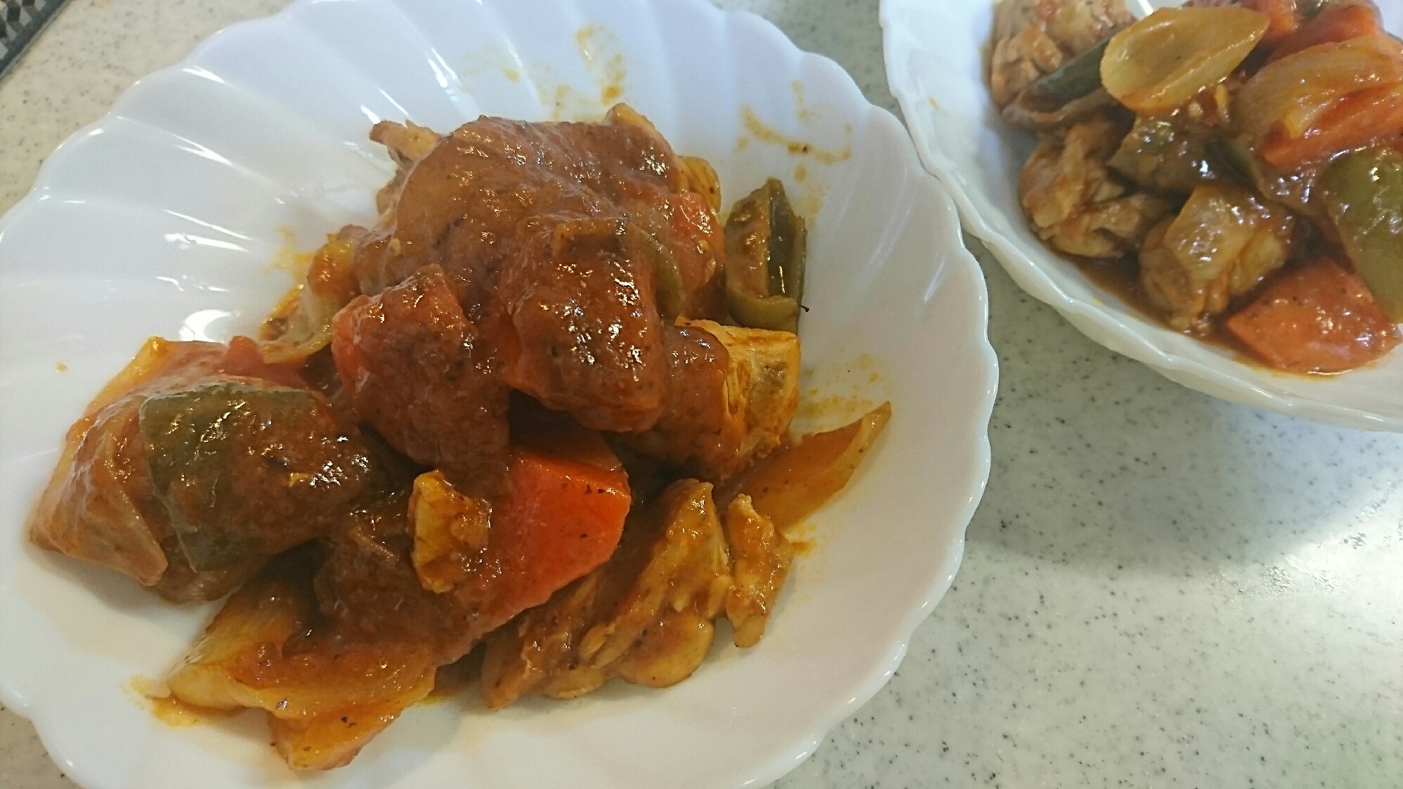 チキンと野菜のトマト煮込み