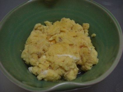 調味料をまぜて、卵に加えるのを、手抜きして一気に混ぜたら片栗粉がなじまなかったようで、固まらず・・。でも、味は美味しかった。次はちゃんと工程通りに作ります。