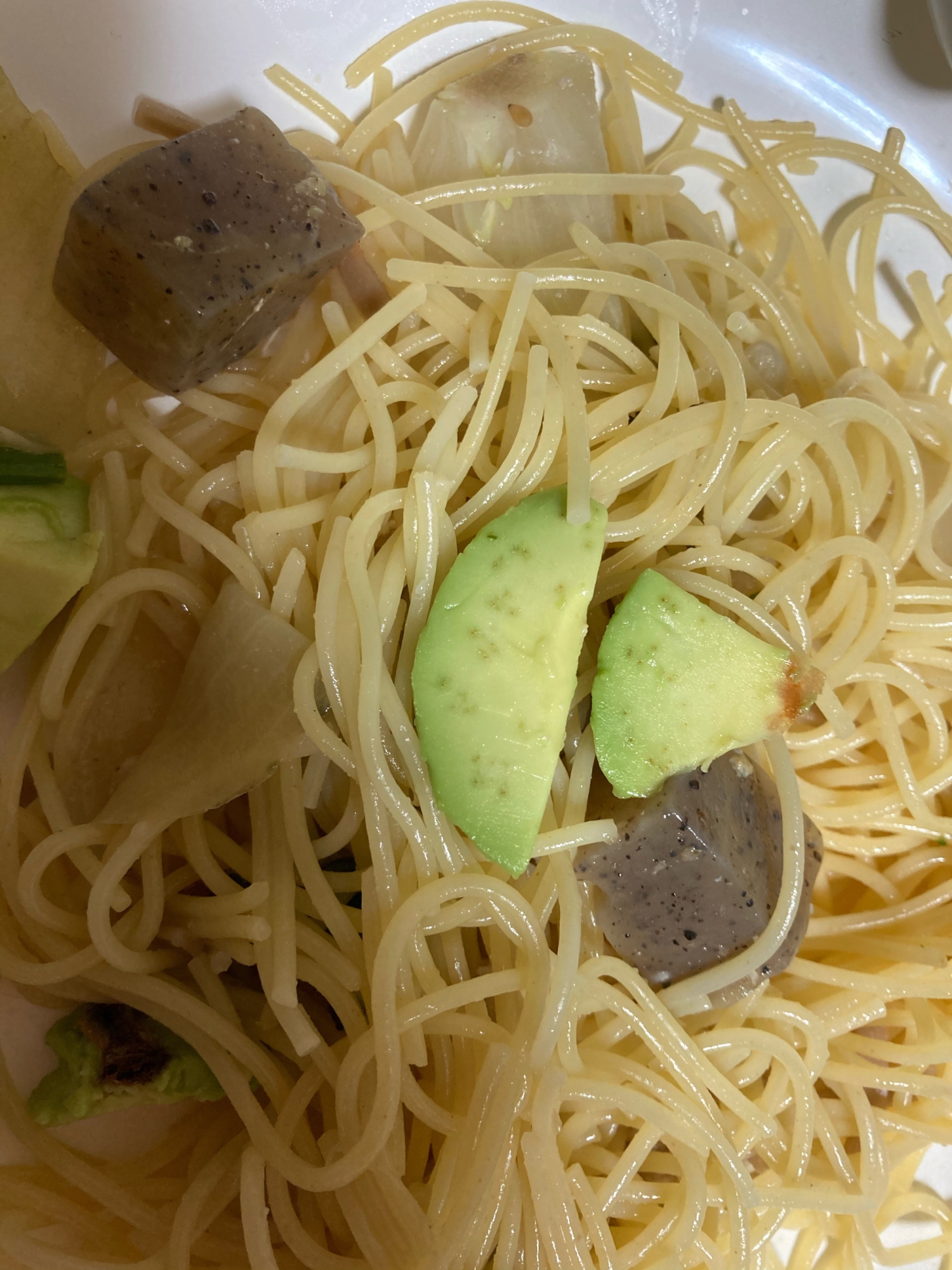 アボカドと玉ねぎとこんにゃくパスタ⁑