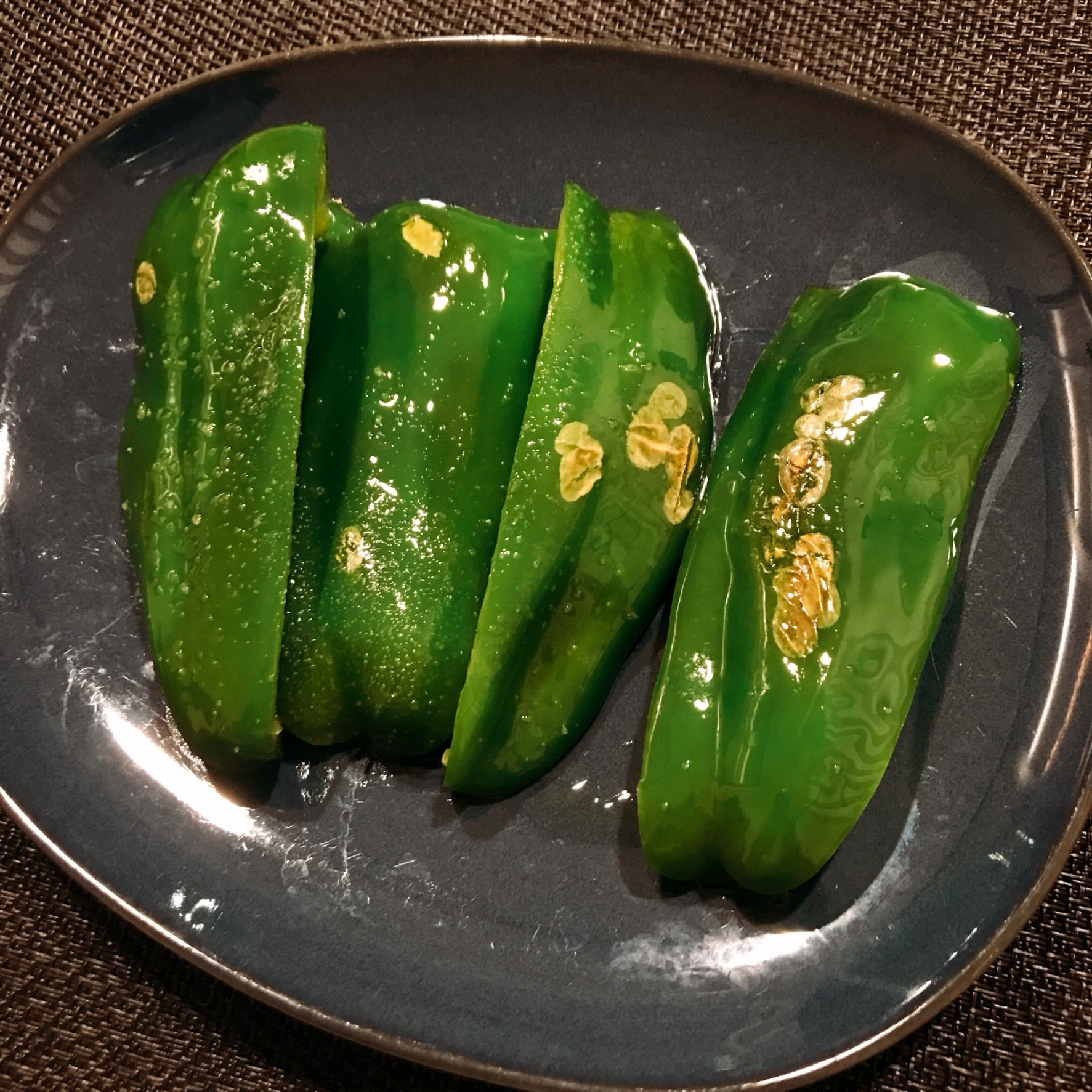 ごま油と塩だけで！絶品ピーマン