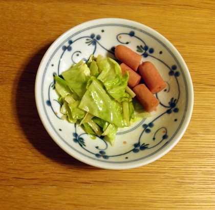 キャベツとウインナーの焼肉炒め