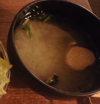 ほうれん草とわかめと麩の味噌汁