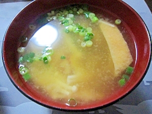 和朝食！さつまいもとえのきと油揚げのお味噌汁