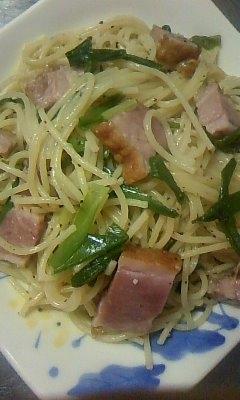 ニラとベーコンの和風にんにくパスタ