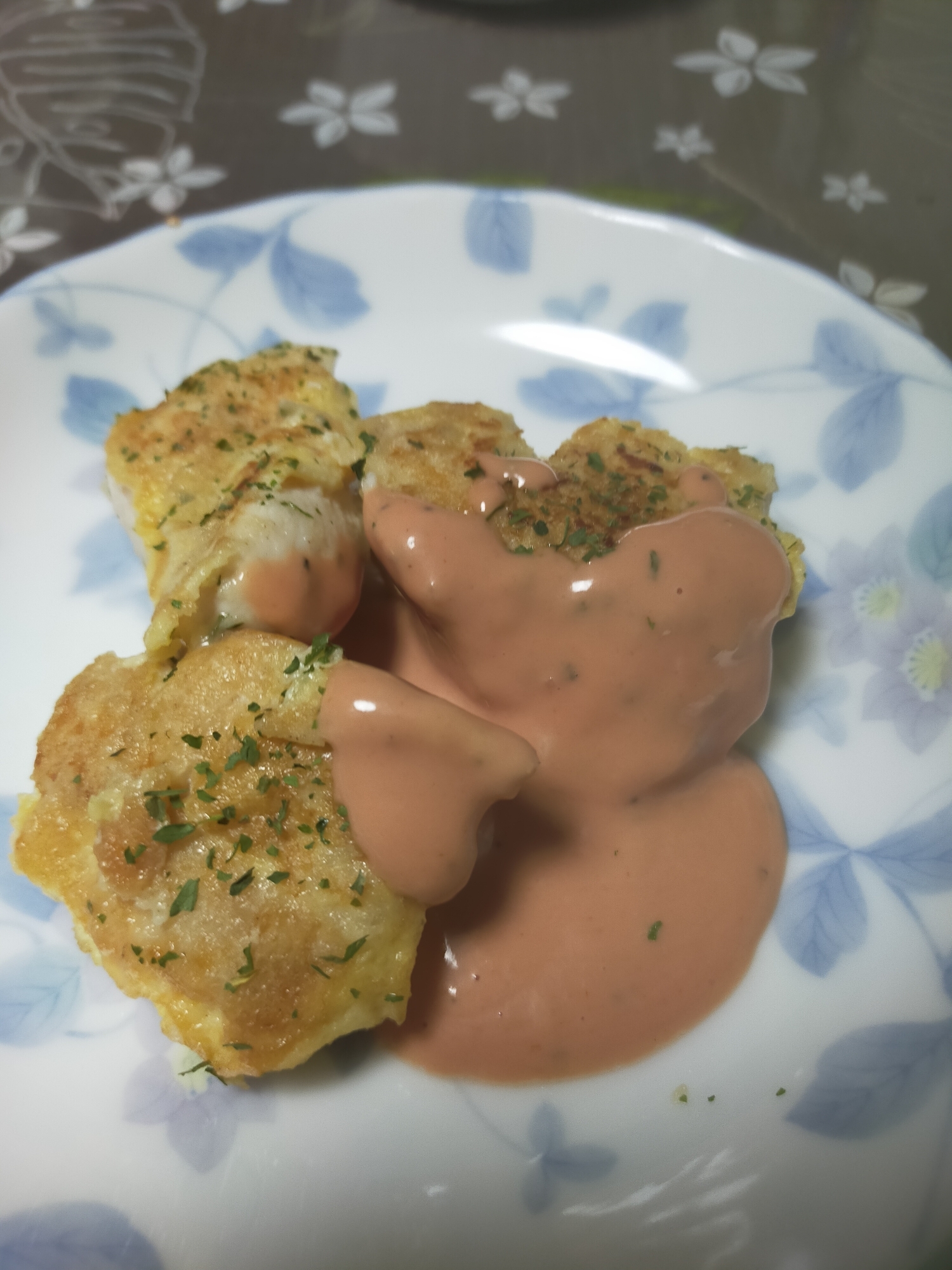 鶏むね肉のピカタ　オーロラソース