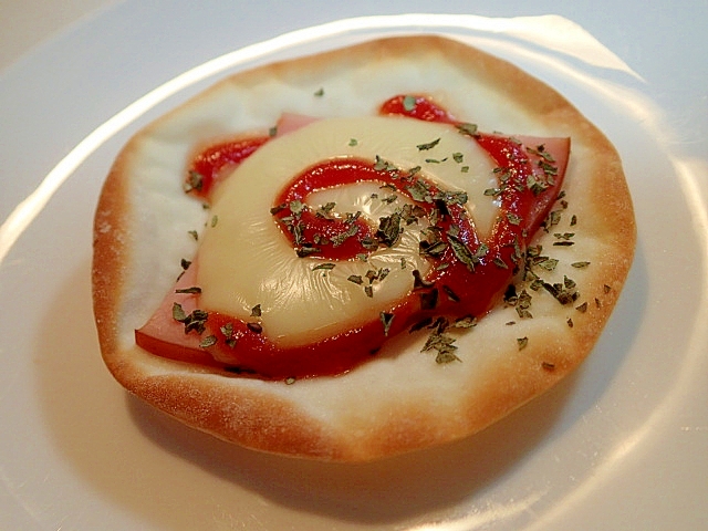 餃子の皮でおつまみ　ロースハム＆チーズ