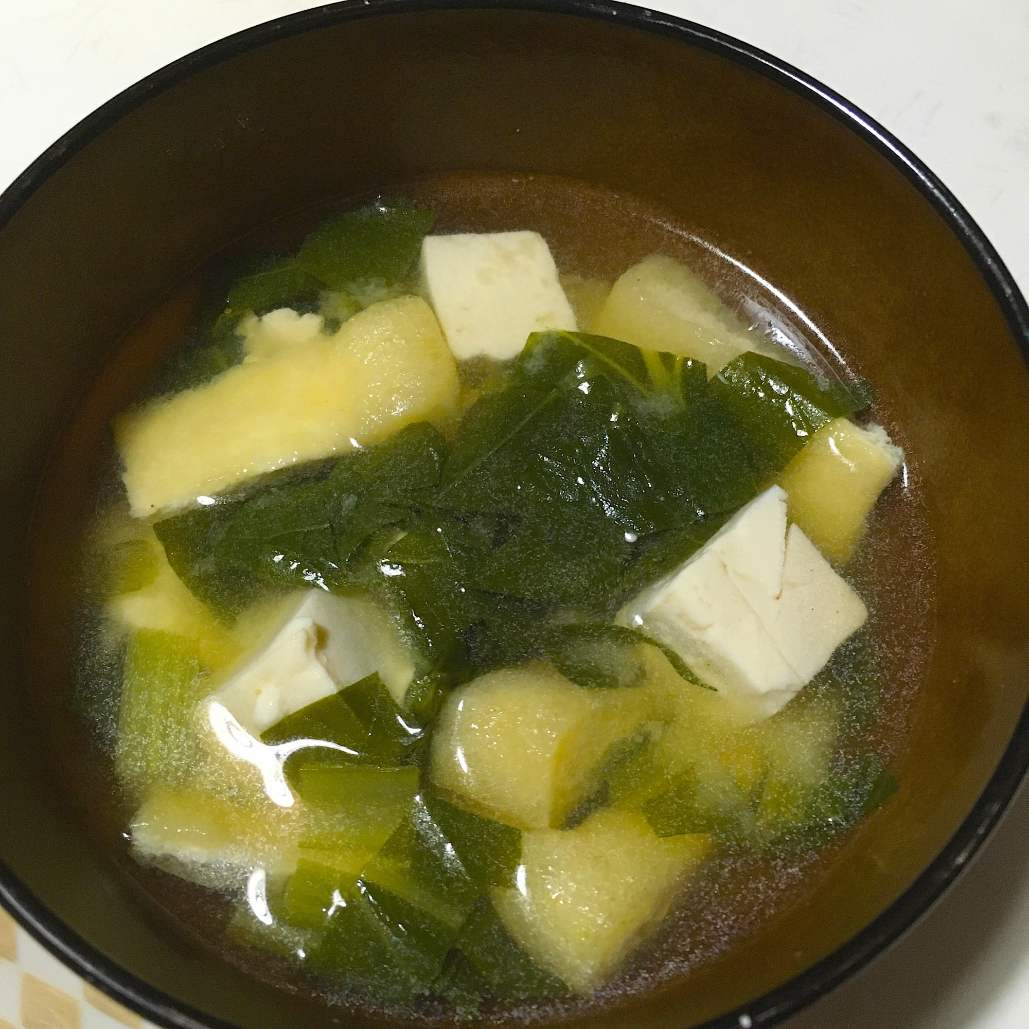 小松菜と豆腐とおあげさんの味噌汁