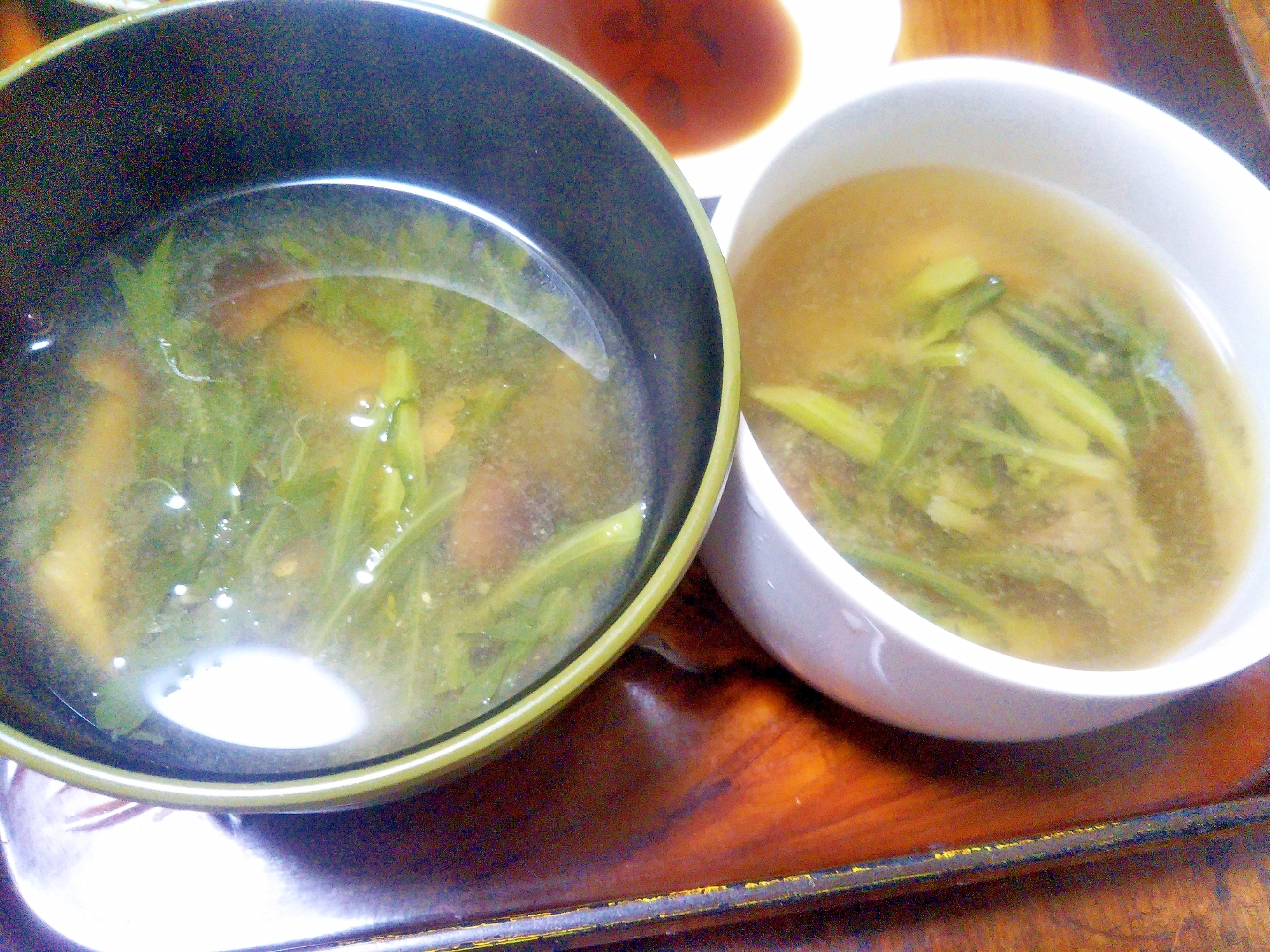しめじ春菊の味噌汁