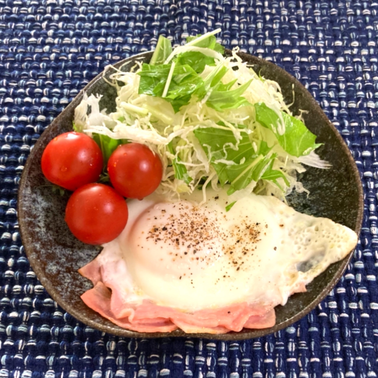 黄身が安定する焼き方☆ベーコンの目玉焼き