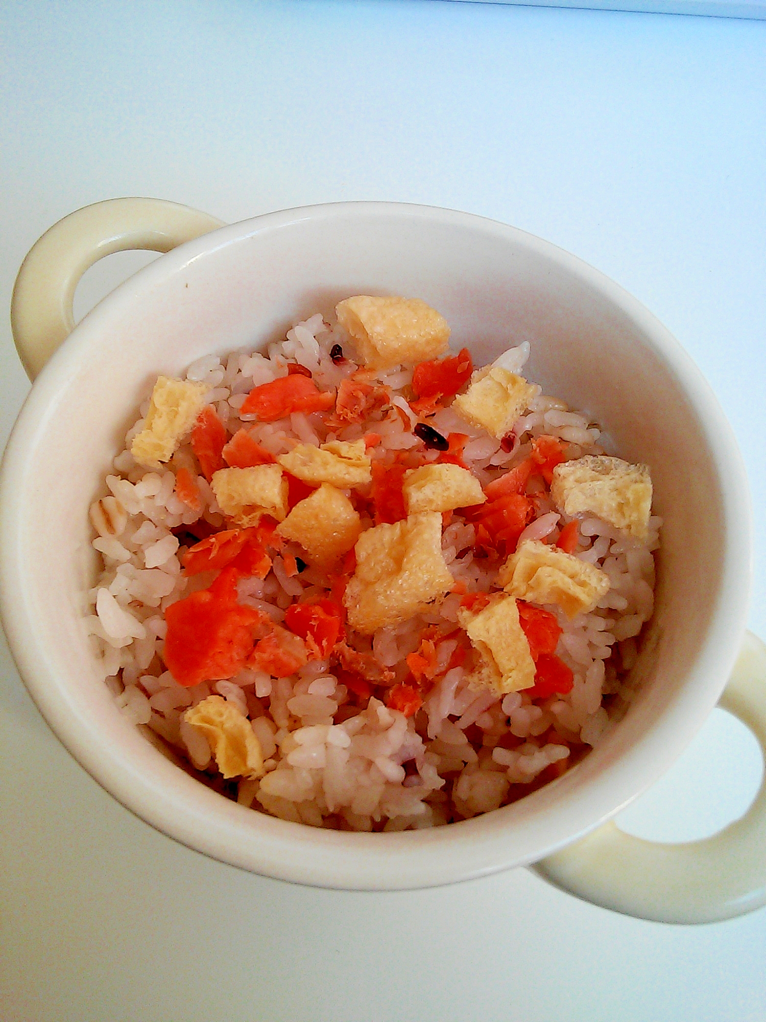 生姜が香る☆鮭と油揚げの三十雑穀ご飯