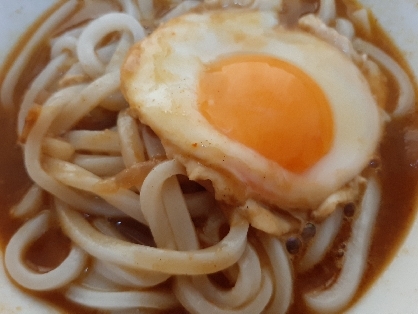 レトルトカレーで落とし卵入りカレーうどん