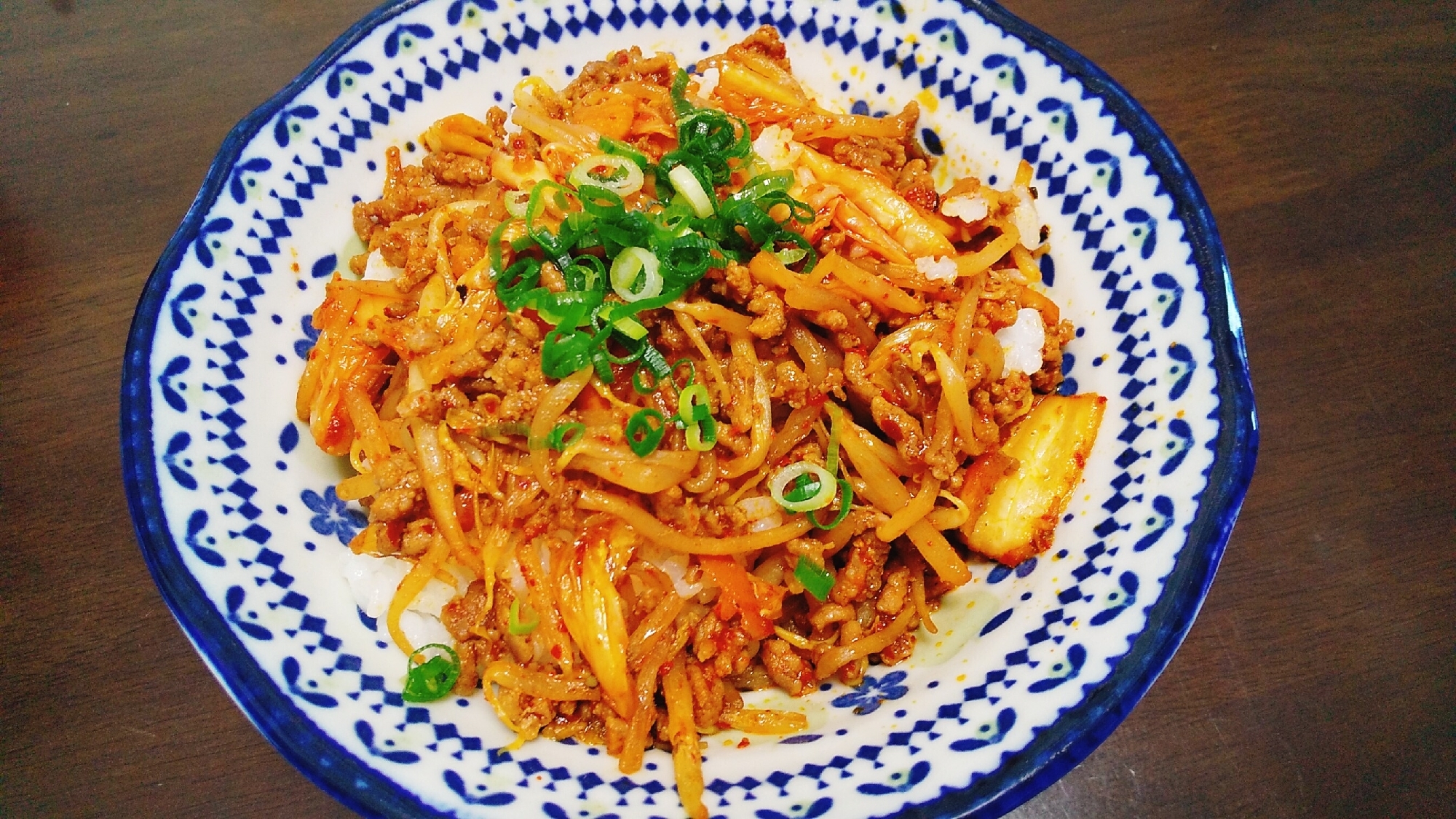 大満足の鶏そぼろキムチ丼