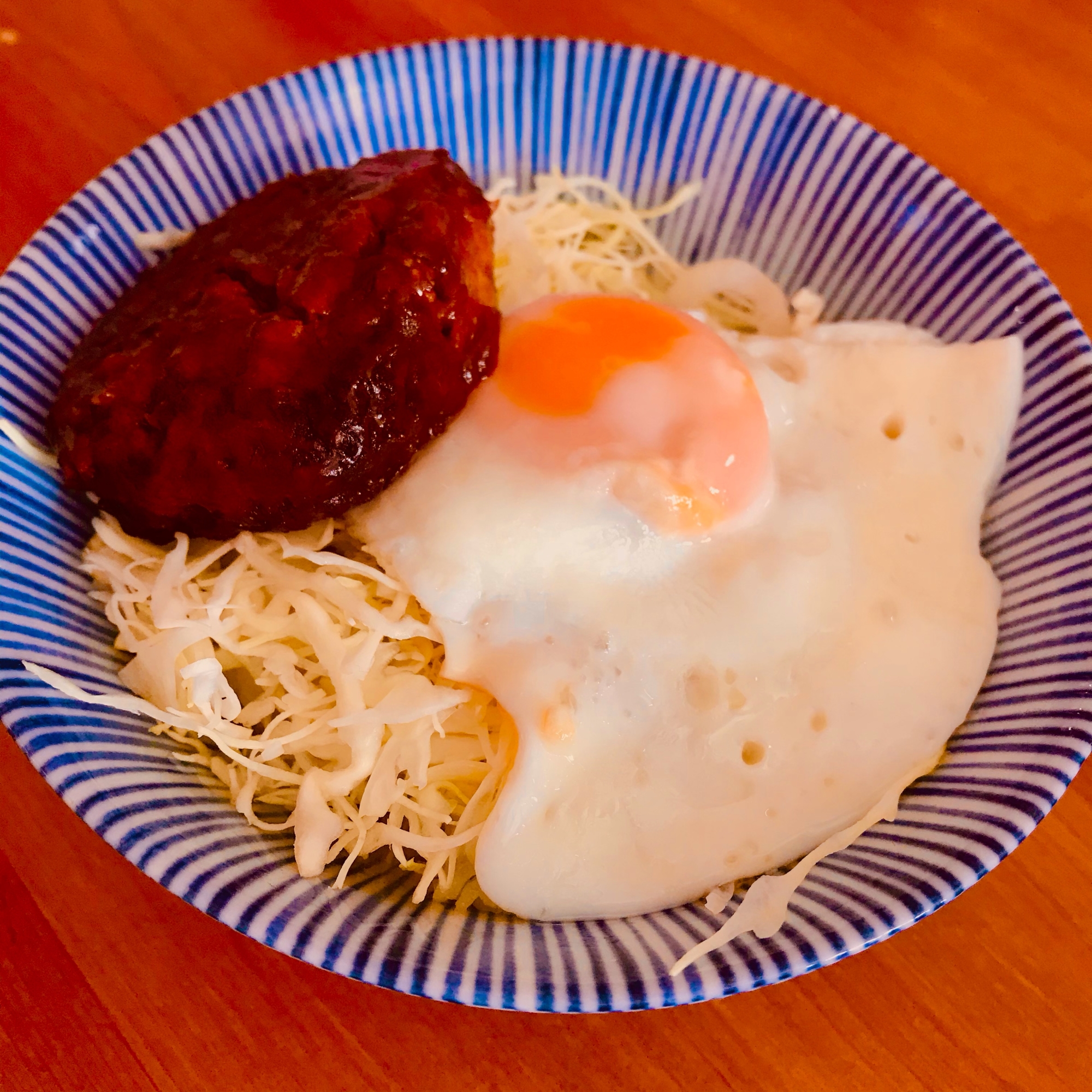 ハンバーグ＋目玉焼きのっけ丼