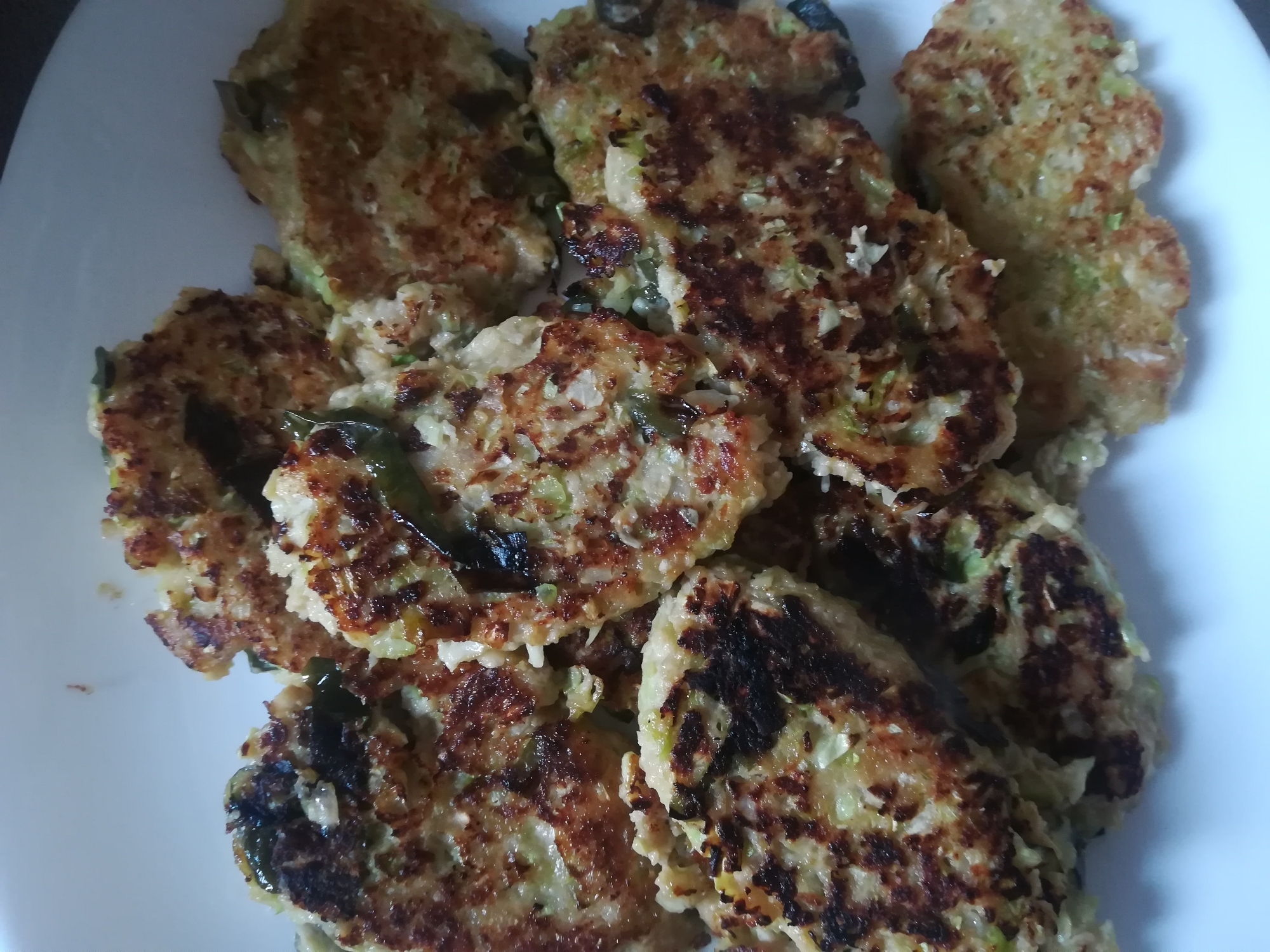 皮なし 餃子の具バーグ レシピ 作り方 By Umauma555 楽天レシピ 皮なし 餃子の具バーグ レシピ 作り方 By Umauma555 楽天レシピ