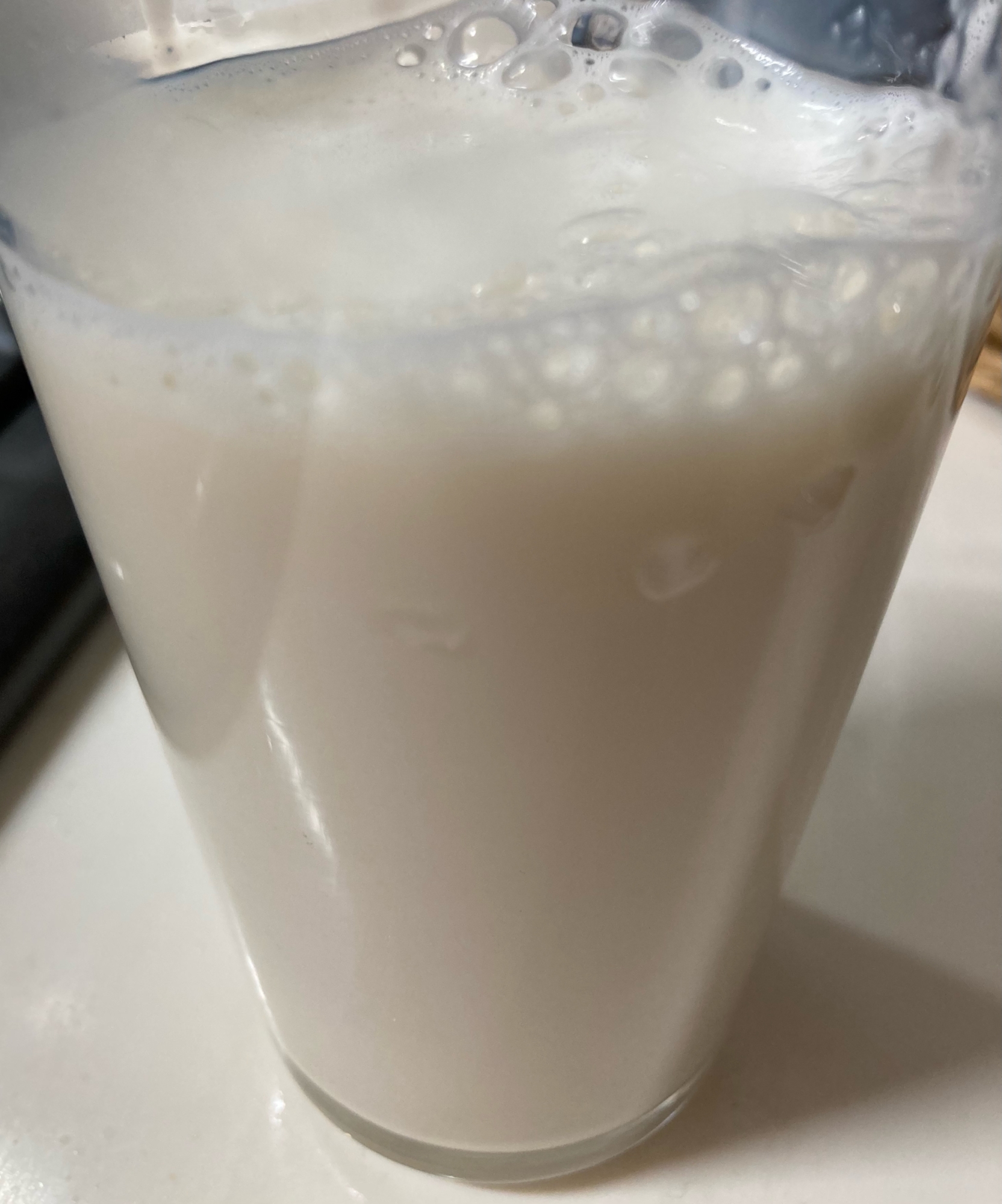 大豆から手作りの豆乳を作る