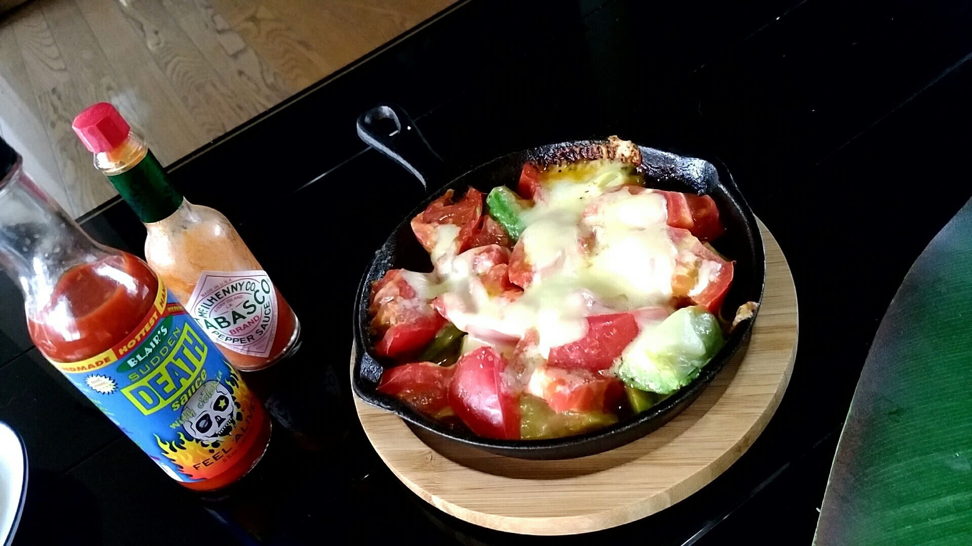 即オシャレ☆トマトとアボカドのチーズ焼き