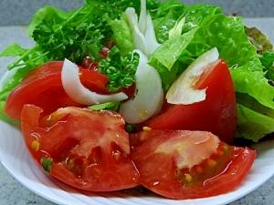 完熟トマトのサラダ