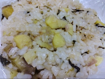 去年の冷凍栗を使いました！
今年も、まもなく栗の季節がやってきますね。
まだ暑いけど。猛暑の影響なく、美味しい栗が収穫できると良いですね♪