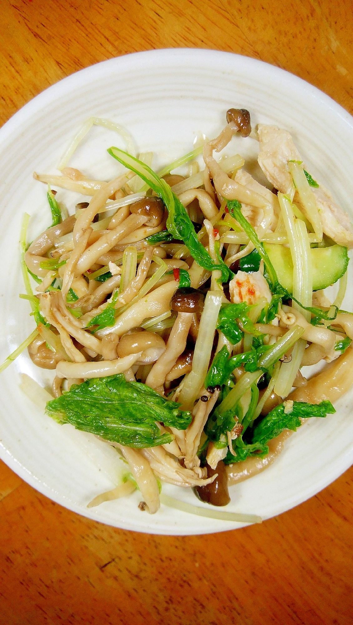 ちょびり辛い！しめじと水菜の和え物