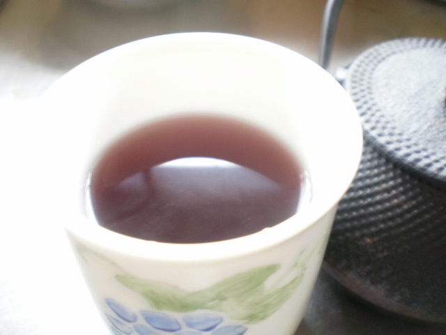 黒豆茶3回ぐらい飲んで豆もいただいてます。