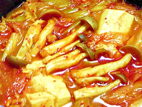 白菜としめじたっぷりキムチ鍋 レシピ 作り方 By デラみーやん 楽天レシピ