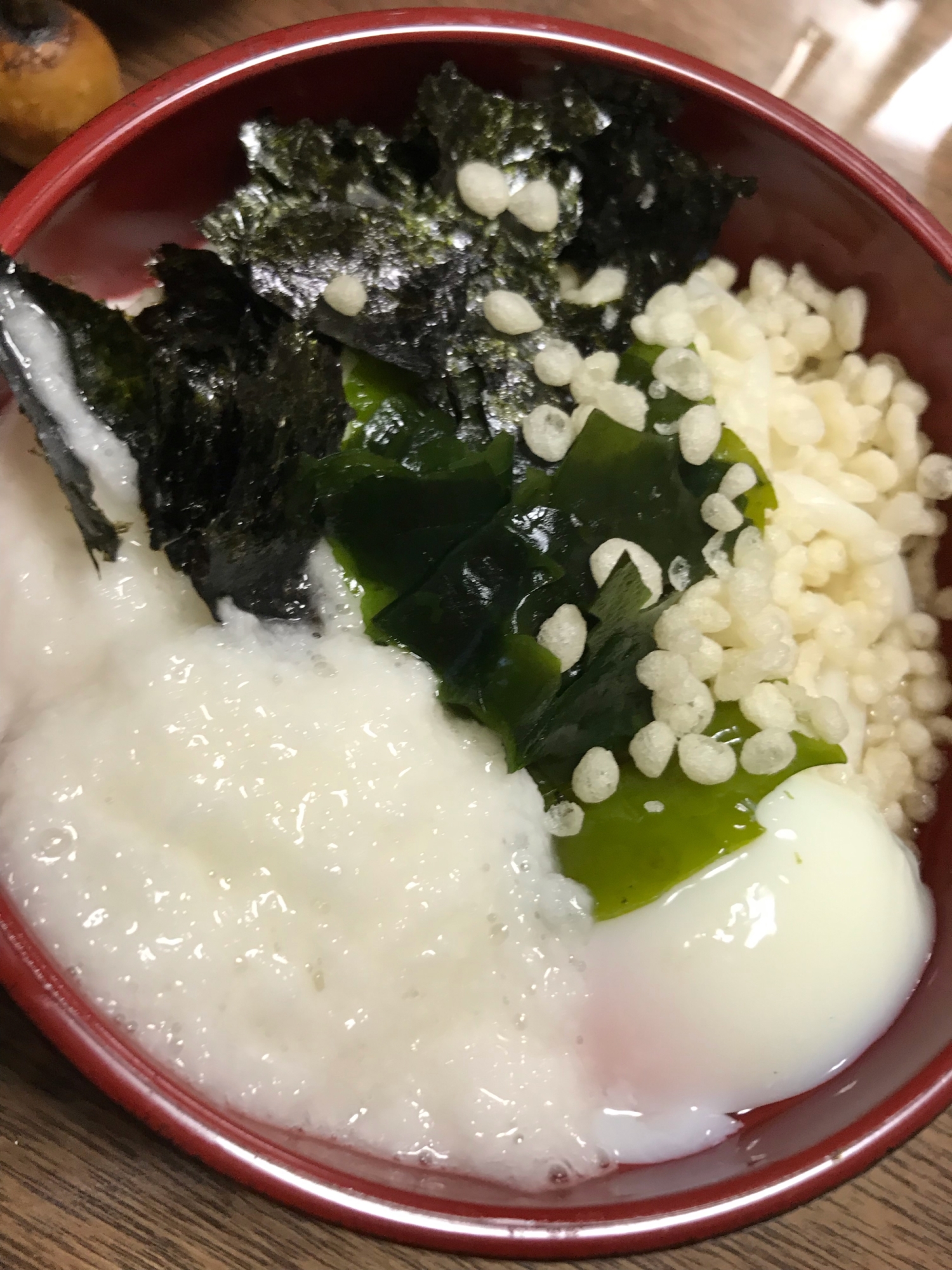 本格的な具沢山温玉とろろぶっかけうどん