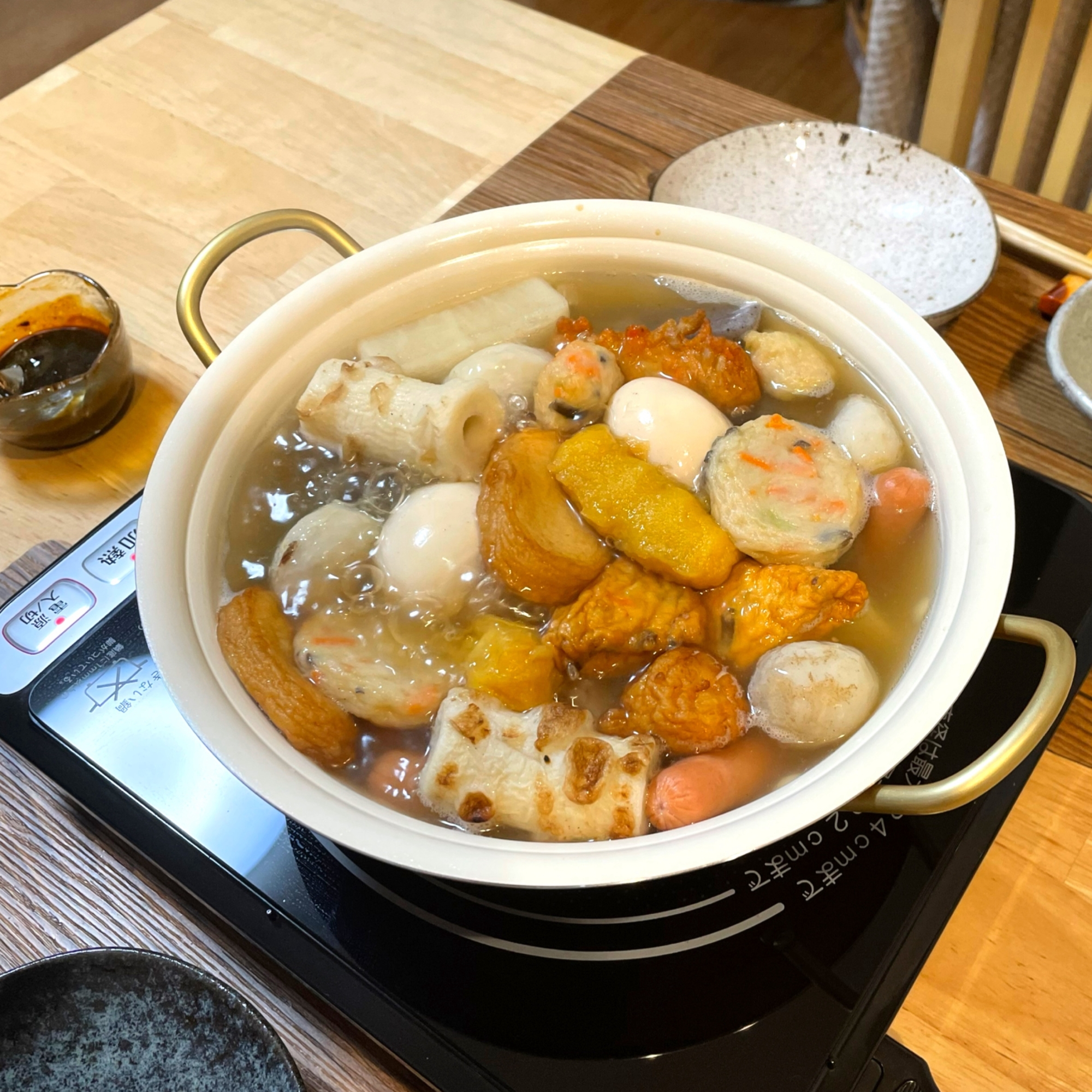 赤味噌たれで食べる簡単おでん鍋