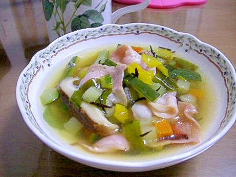 きゅうりとベーコンのコンソメスープ レシピ 作り方 By ココアケア 楽天レシピ きゅうりとベーコンのコンソメスープ レシピ 作り方 By ココアケア 楽天レシピ