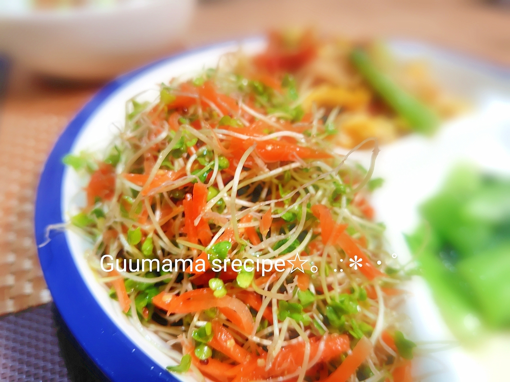 栄養満点♡健康サラダ♡にんじんとスプラウトのサラダ