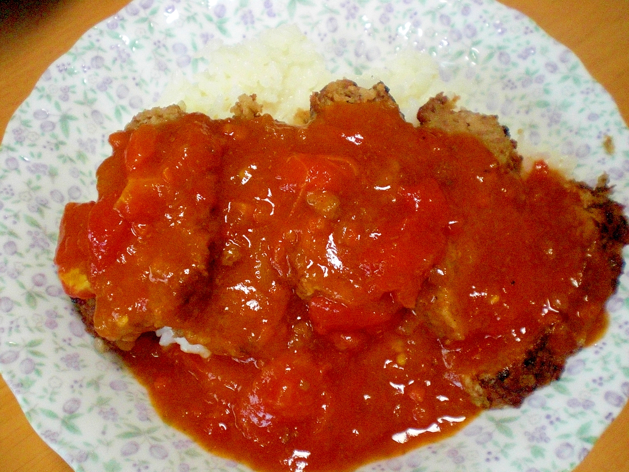 「トマトたっぷりハンバーグ丼」　　　　♪♪