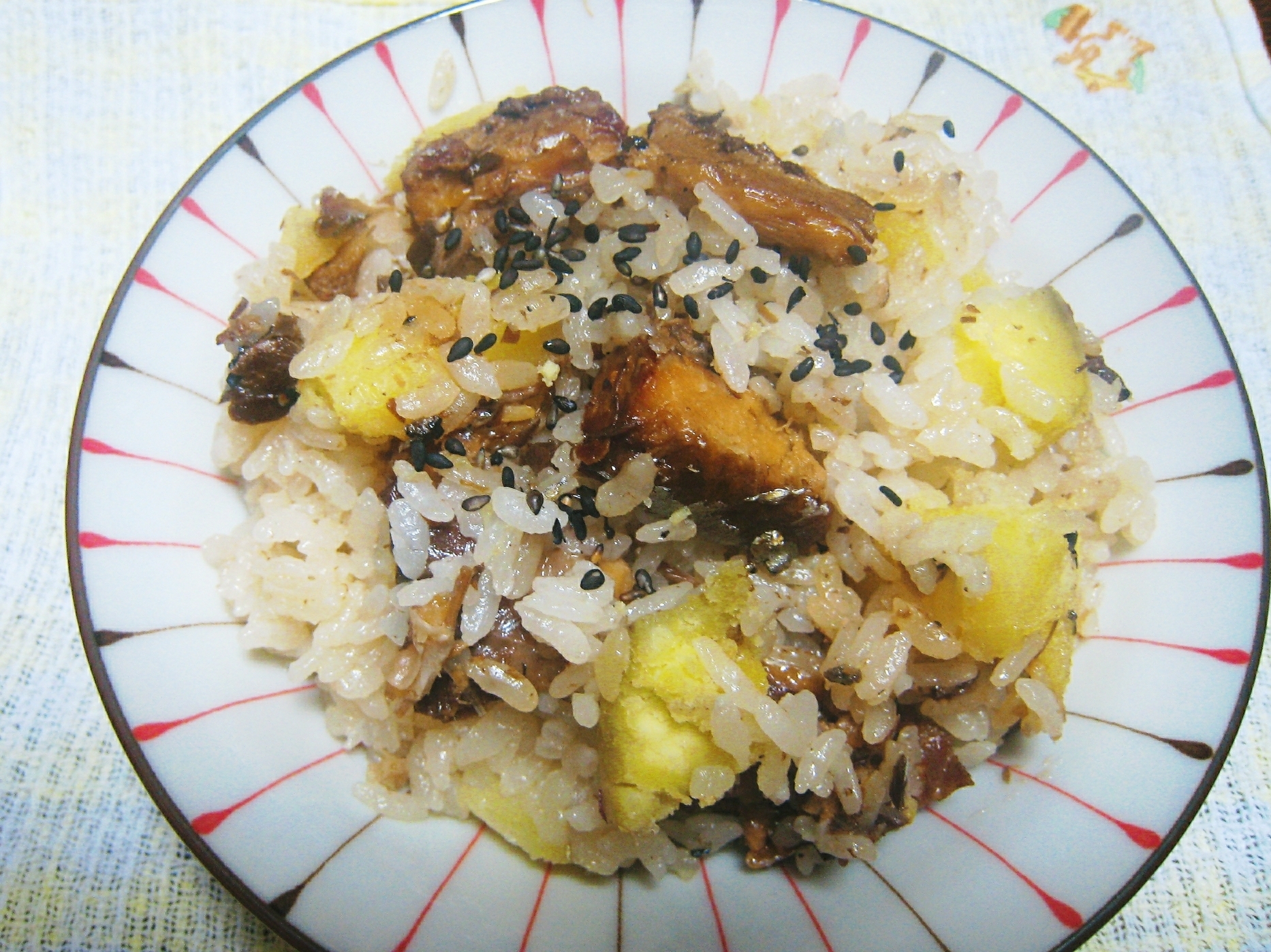 薩摩芋とサバ缶の炊き込みご飯