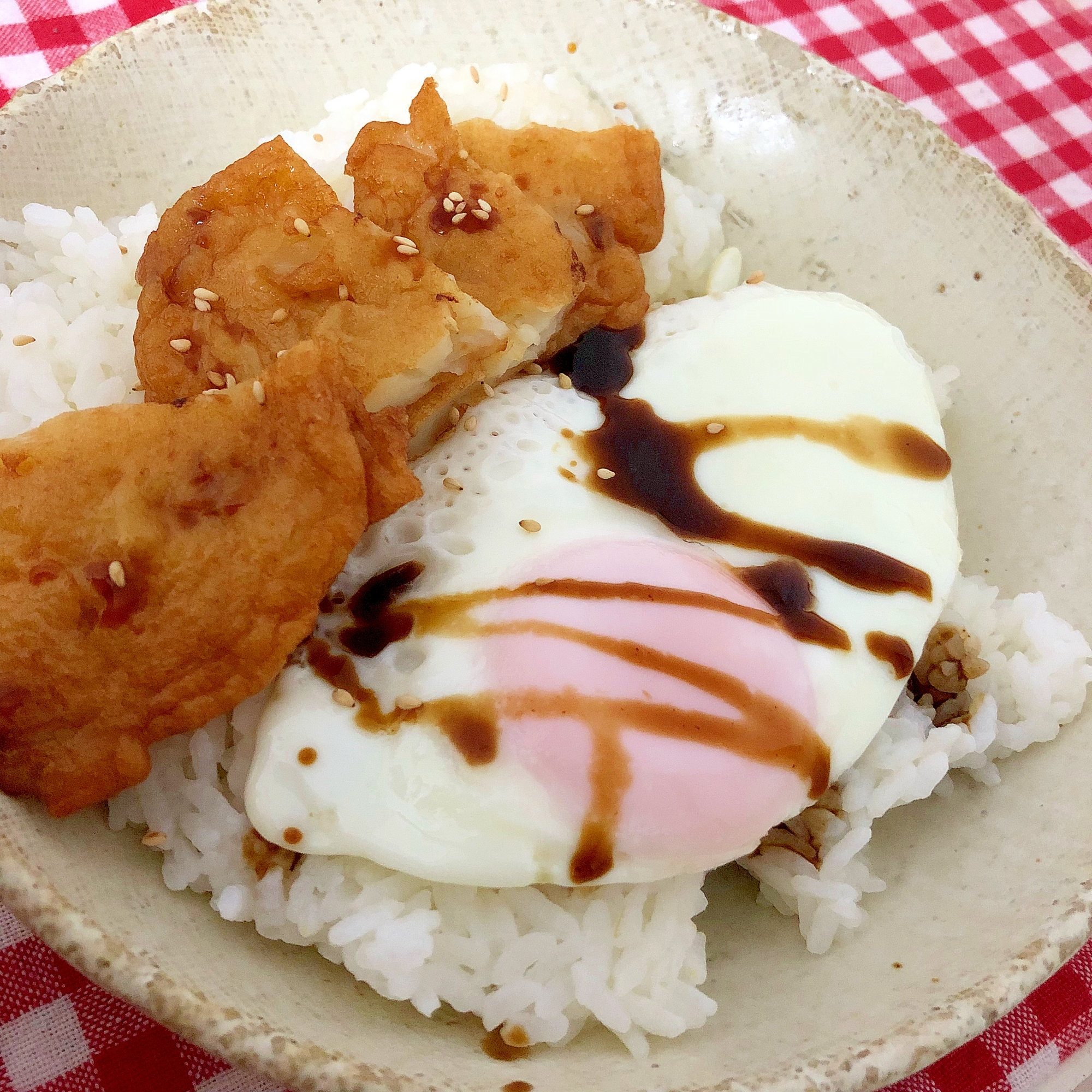 目玉焼きとさつま揚げ